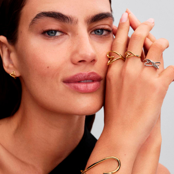 anel-de-coracao-pequeno-em-formato-organico-164361c00