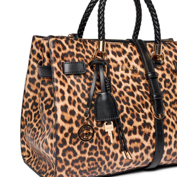 borsa-a-tracolla-media-con-ciondoli