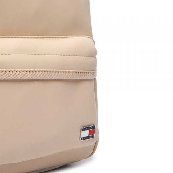 daily-elevated-backpack