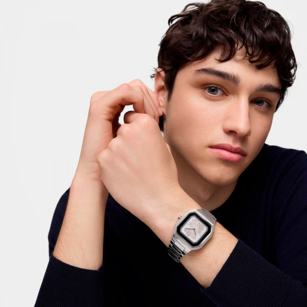 b-connect-smartwatch-with-steel-bracelet