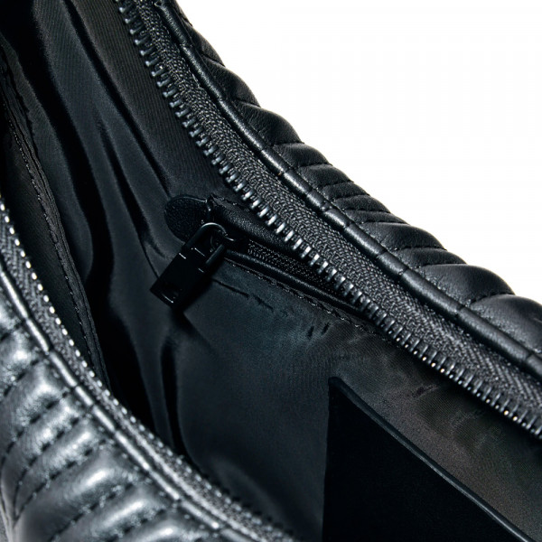 mittelgrosse-ovale-gepragte-tasche