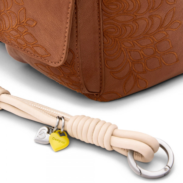 petit-sac-a-dos-brode