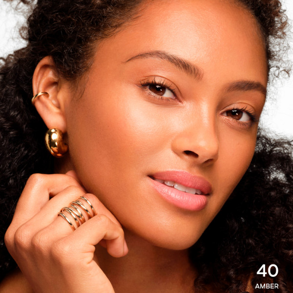 terracota-joli-teint-tratamento-de-cor-para-uma-pele-bonita-com-efeito-fresco-e-saudavel-no-rosto