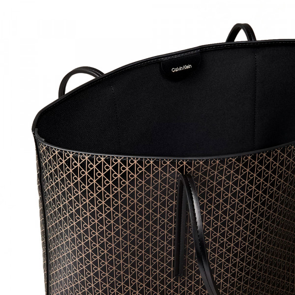 tote-bag-revestida-con-logo-emblematico-y-bolsillo