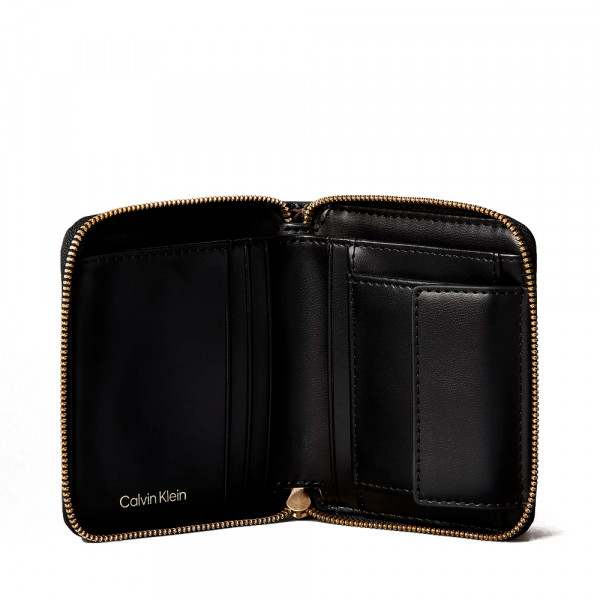 square-wallet-with-zip-around-the-perimeter-rfid-protection-and-logo