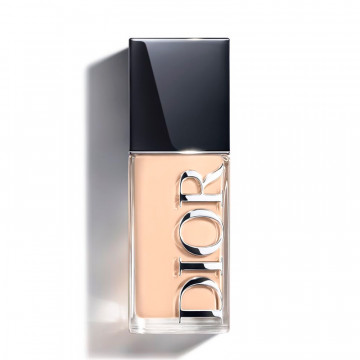 dior-forever-skin-glow-luminous-foundation-holder-i-24-timer-hydrering-i-48-timer-tredobbeltvirkende-behandling-spf-25