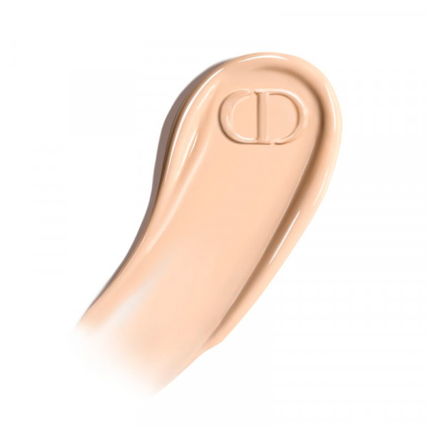 dior-forever-skin-glow-luminous-foundation-holder-i-24-timer-hydrering-i-48-timer-tredobbeltvirkende-behandling-spf-25