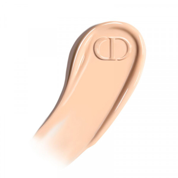 dior-forever-skin-glow-luminous-foundation-holder-i-24-timer-hydrering-i-48-timer-tredobbeltvirkende-behandling-spf-25