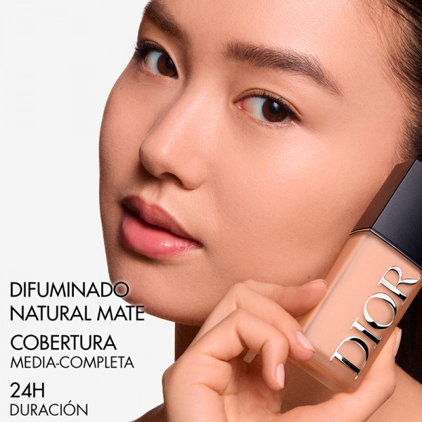 dior-forever-skin-wear-naturlig-mat-foundation-blender-24-timers-langtidsholdbar-smitter-ikke-af-tredobbelt-virkningsbeha