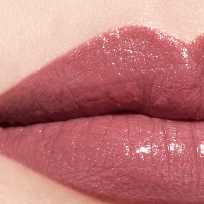 rouge-coco-long-lasting-satin-lipstick-moisturizing-and-smoothing-treatment