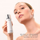 white-caviar-light-infusion-essence-aufhellende-und-feuchtigkeitsspendende-essenz