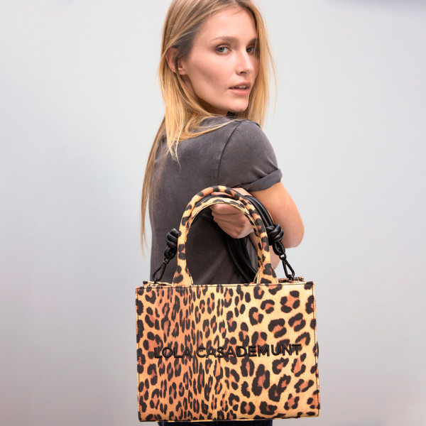 bolsa-de-compras-pequena-em-tecido-com-estampa-de-leopardo