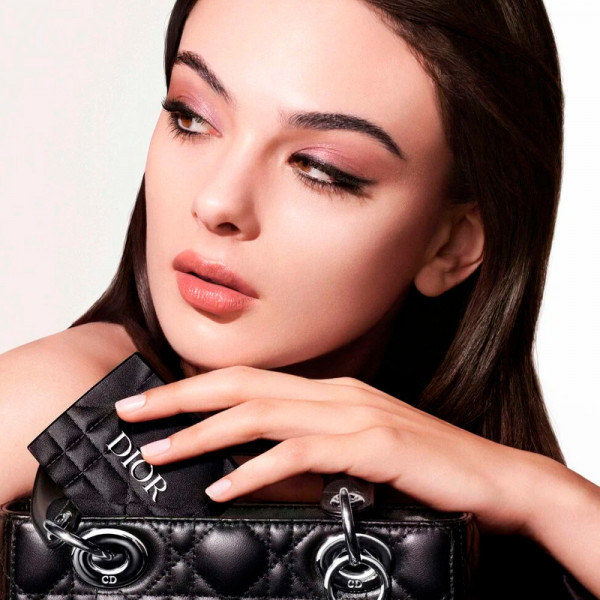 diorshow-5-couleurs-paleta-de-ojos-5-sombras-de-ojos-color-intenso-y-larga-duracion