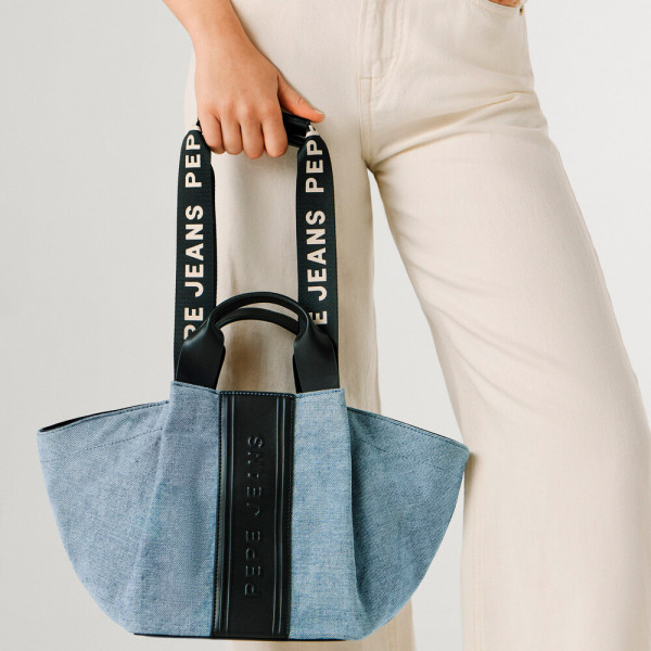 bolso-shopper-con-logo-en-relieve