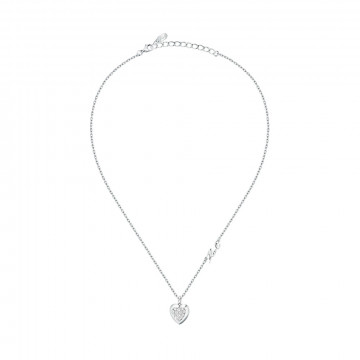 collar-con-colgante-en-forma-de-corazon