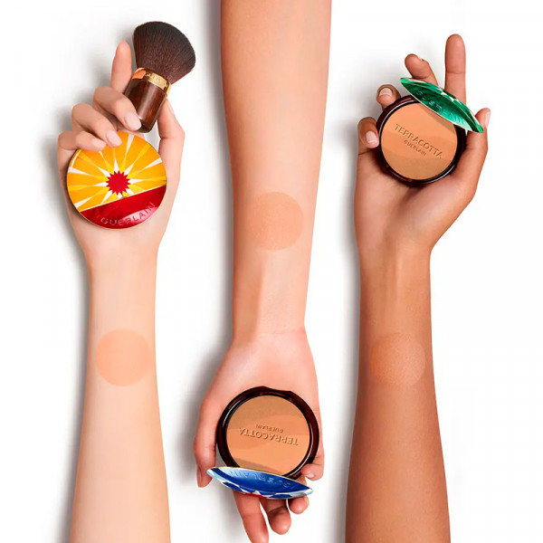 terracota-light-los-polvos-iluminadores-efecto-buena-cara-natural-96-de-ingredientes-de-origen-natural