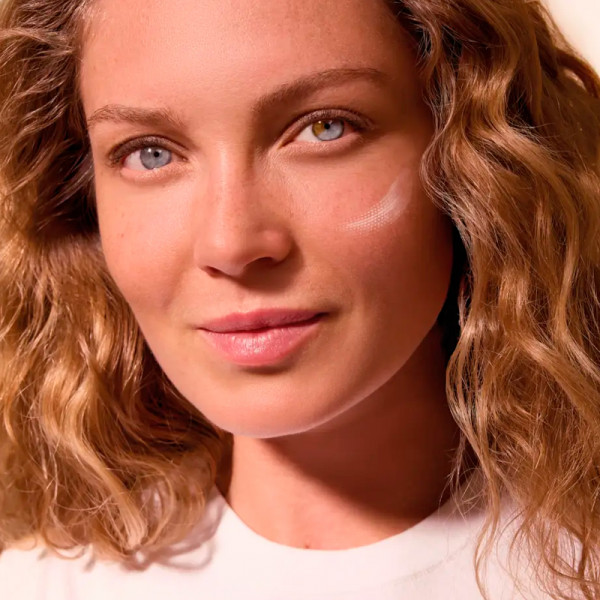 creme-spf50-ultra-leger-sunscreen