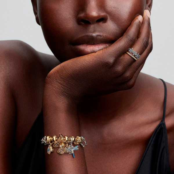 breloque-papillon-surdimensionnee-ajouree