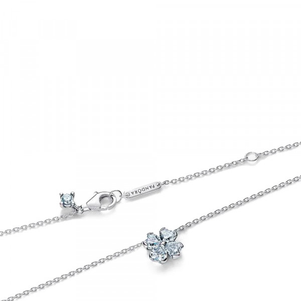 collier-avec-pendentif-trefle-porte-bonheur-scintillant-394502c01