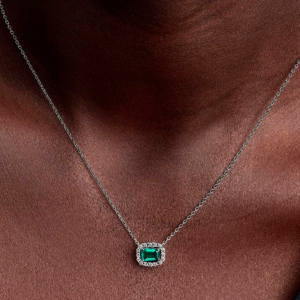 collier-avec-pendentif-halo-rectangulaire-vert-vif-394503c01