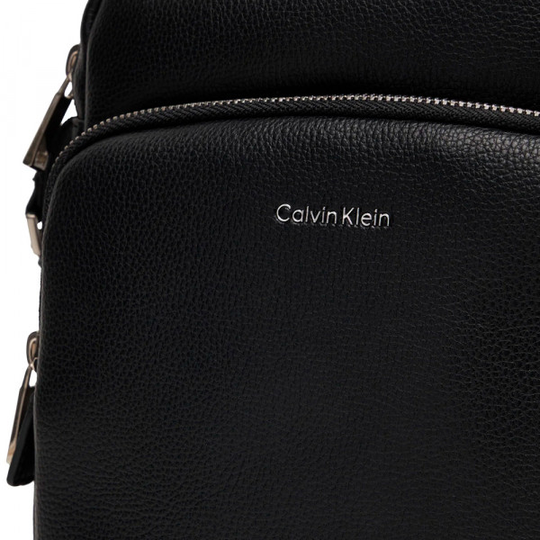 sac-a-bandouliere-reporter-a-poches-relevees