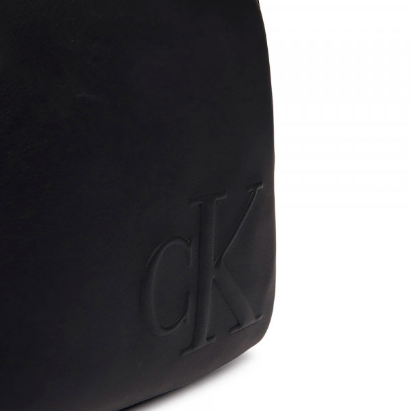 borsa-a-tracolla-da-reporter-con-monogramma-inciso