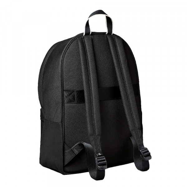 mochila-com-rodinhas-e-estampa-grafica-com-logotipo