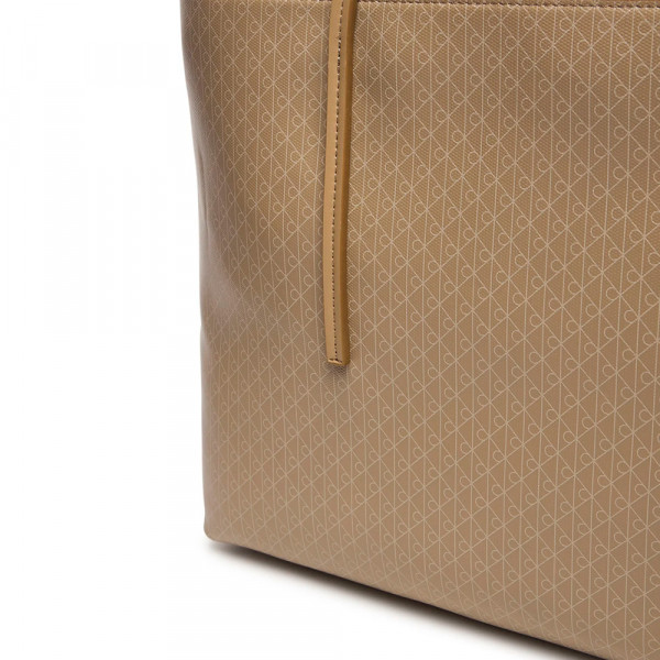 tragetasche-mit-ikonischem-logofutter-und-tasche