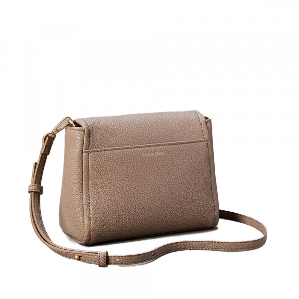 bolsa-de-ombro-com-textura-de-seixos