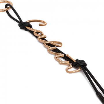 schlusselanhanger-mit-geknoteter-schrift