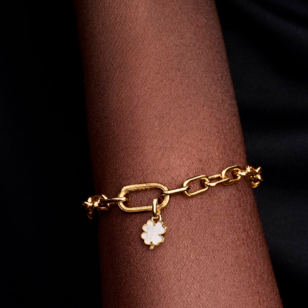 weisser-glucksklee-anhanger-764564c01