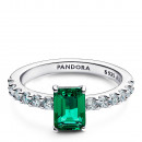 anello-rettangolare-verde-brillante-con-alone-194506c01