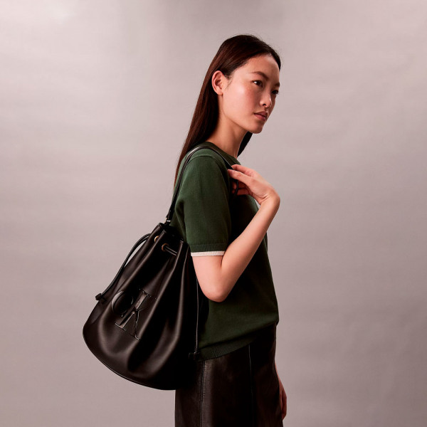 bolsa-tipo-saco-com-logotipo-monograma-gravado