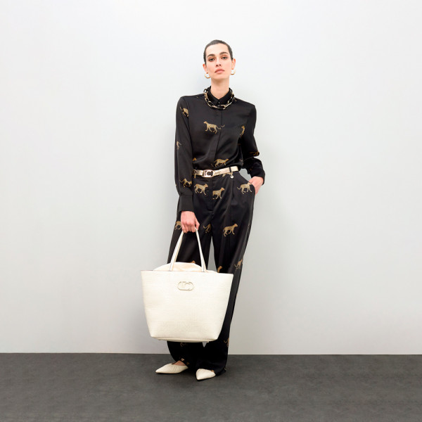 sac-cabas-souple-avec-surpiqures-monogrammees