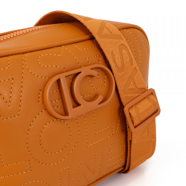 schultertasche-mit-monogrammstickerei