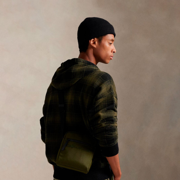 umhangetasche-mit-logo