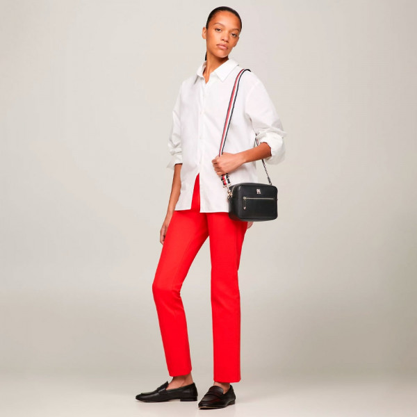 bolso-bandolera-iconic-con-cinta-distintiva