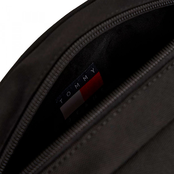 essential-crossbody-bag