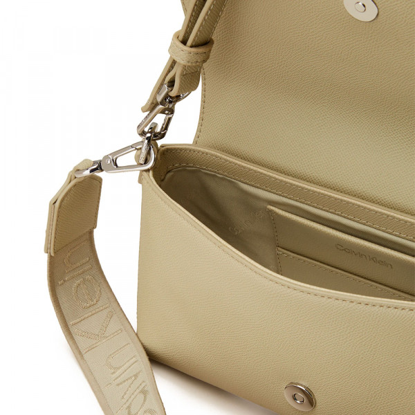 ck-bolso-k60k612805-leb-must-conv-shlder-bagcaviar-eucalyptus