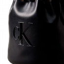 bolsa-tipo-saco-com-logotipo-monograma-gravado