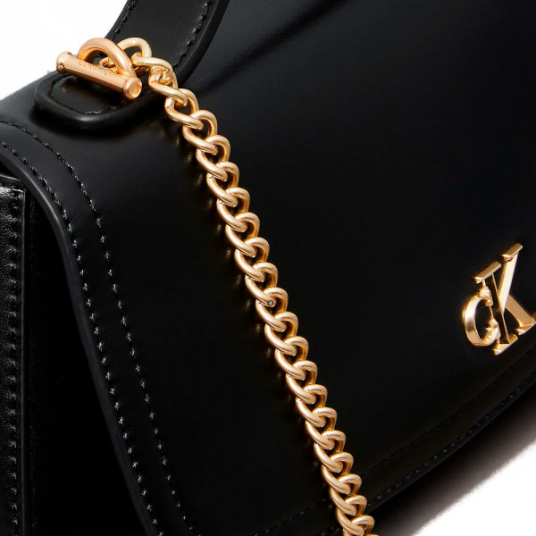 tragetasche-mit-monogramm-logo-hardware