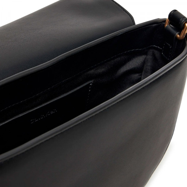 bandolera-saddle-con-monograma-grabado