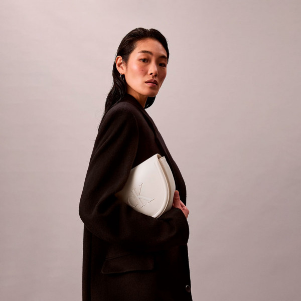 saddle-bag-with-engraved-monogram