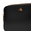 borsa-a-tracolla-con-logo-monogramma-in-metallo