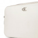 borsa-a-tracolla-con-logo-monogramma-in-metallo