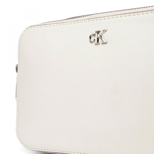 bolso-cruzado-con-herraje-con-logo-monograma