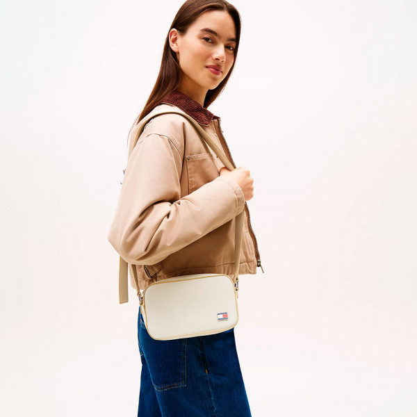 logo-badge-satchel-bag