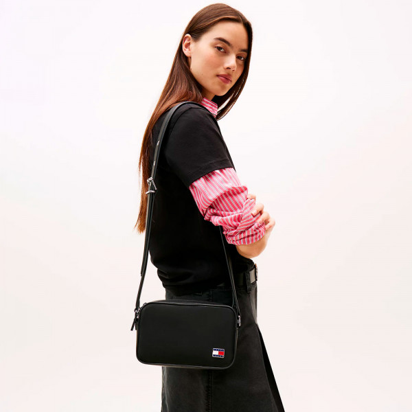 bolsa-tipo-mochila-com-logo