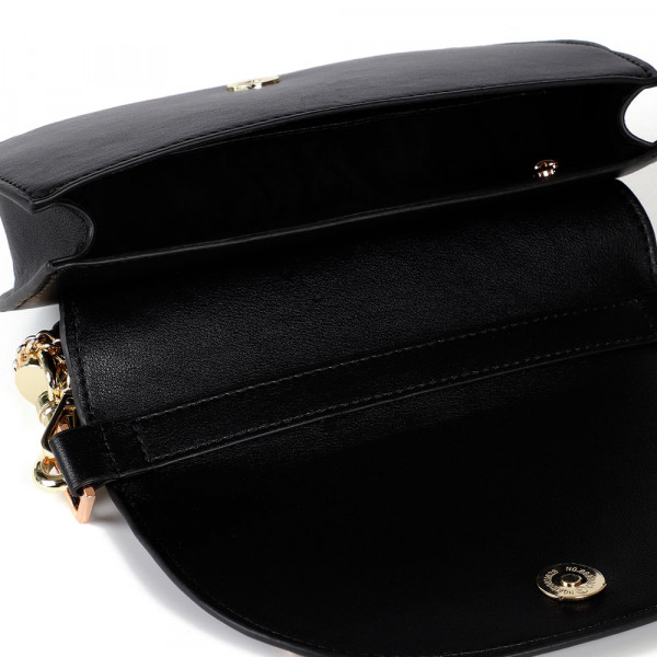 bolsa-de-ombro-meia-lua-com-aba