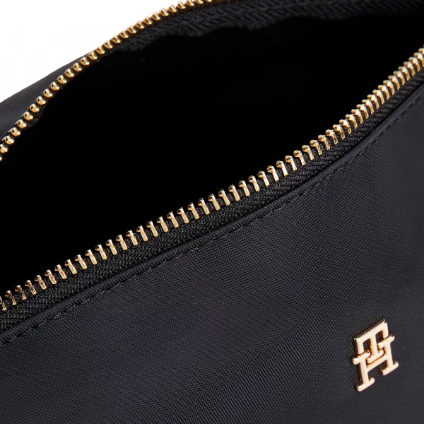 neceser-con-inscripcion-y-monograma-th